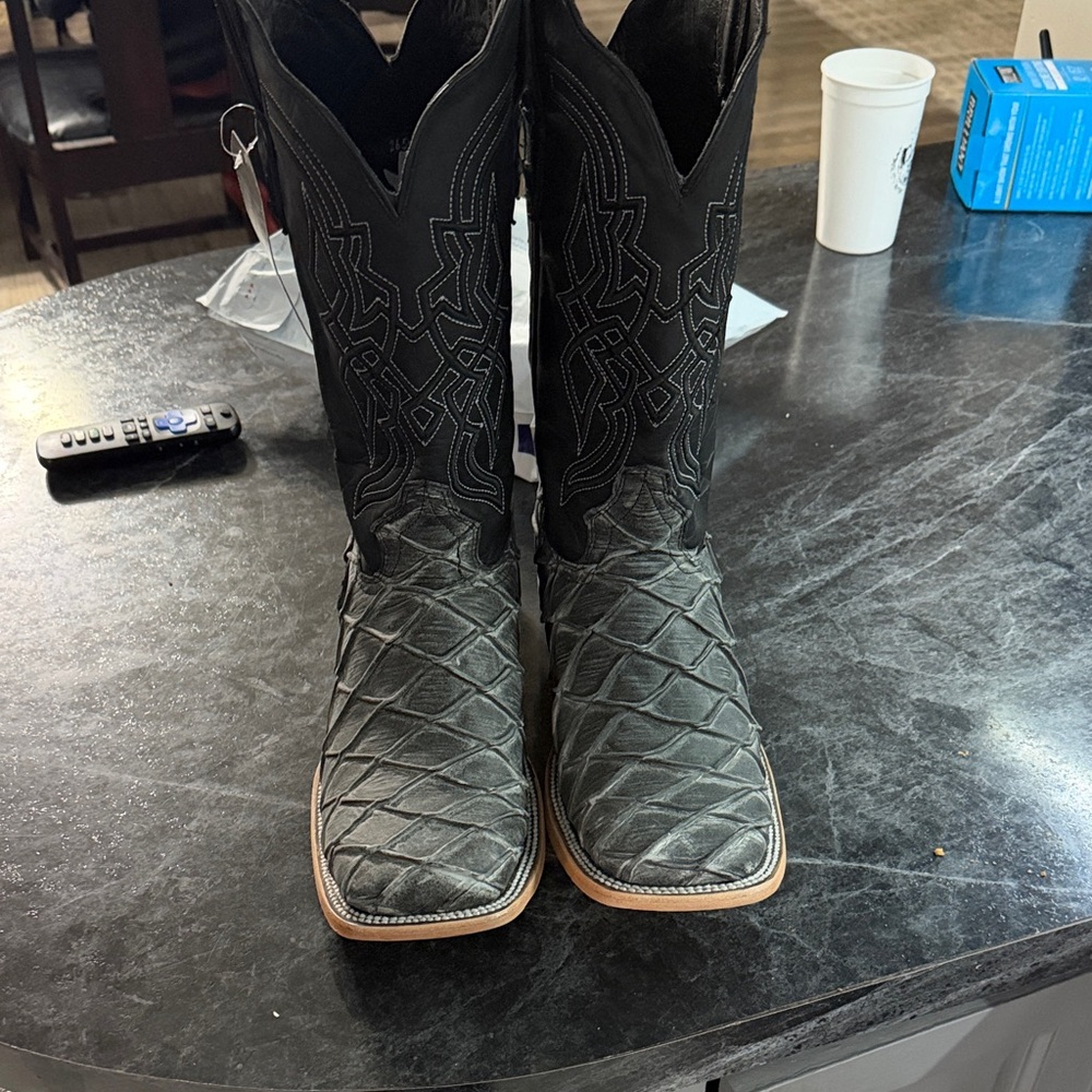 Black and Gray Men's Pirarucu Western Boots